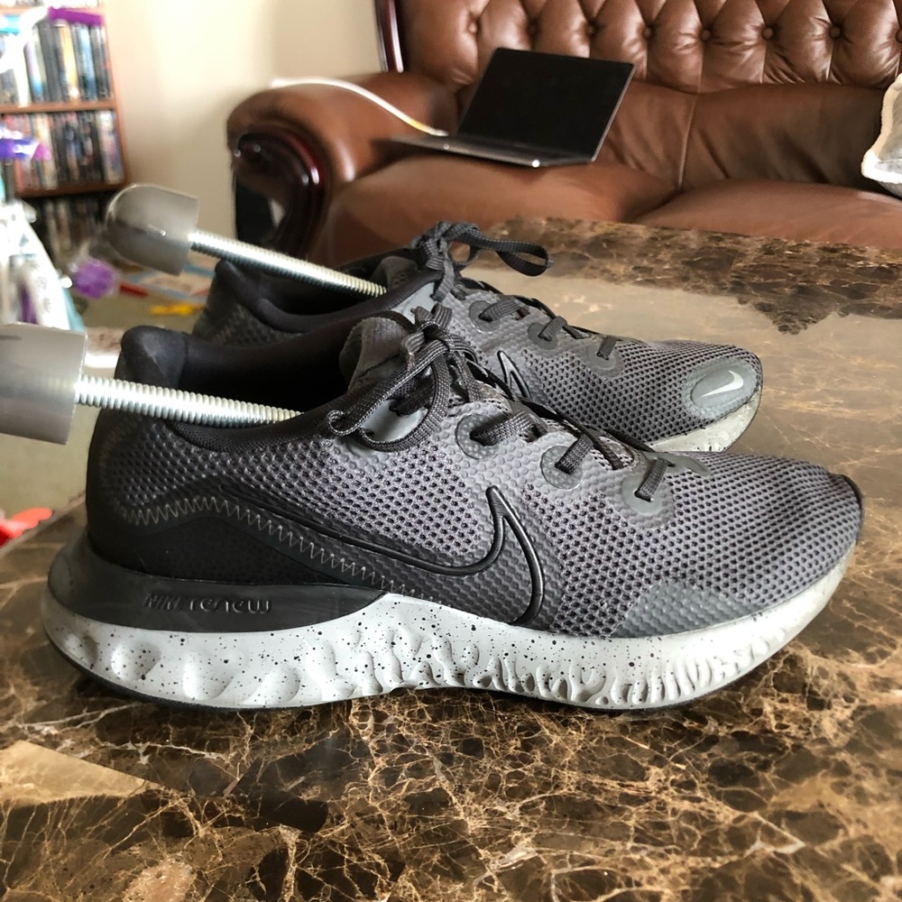 Nike Men's Renew Run Shoes Gray Black CZ9263-001 Mesh Lace Up Low Top 11M